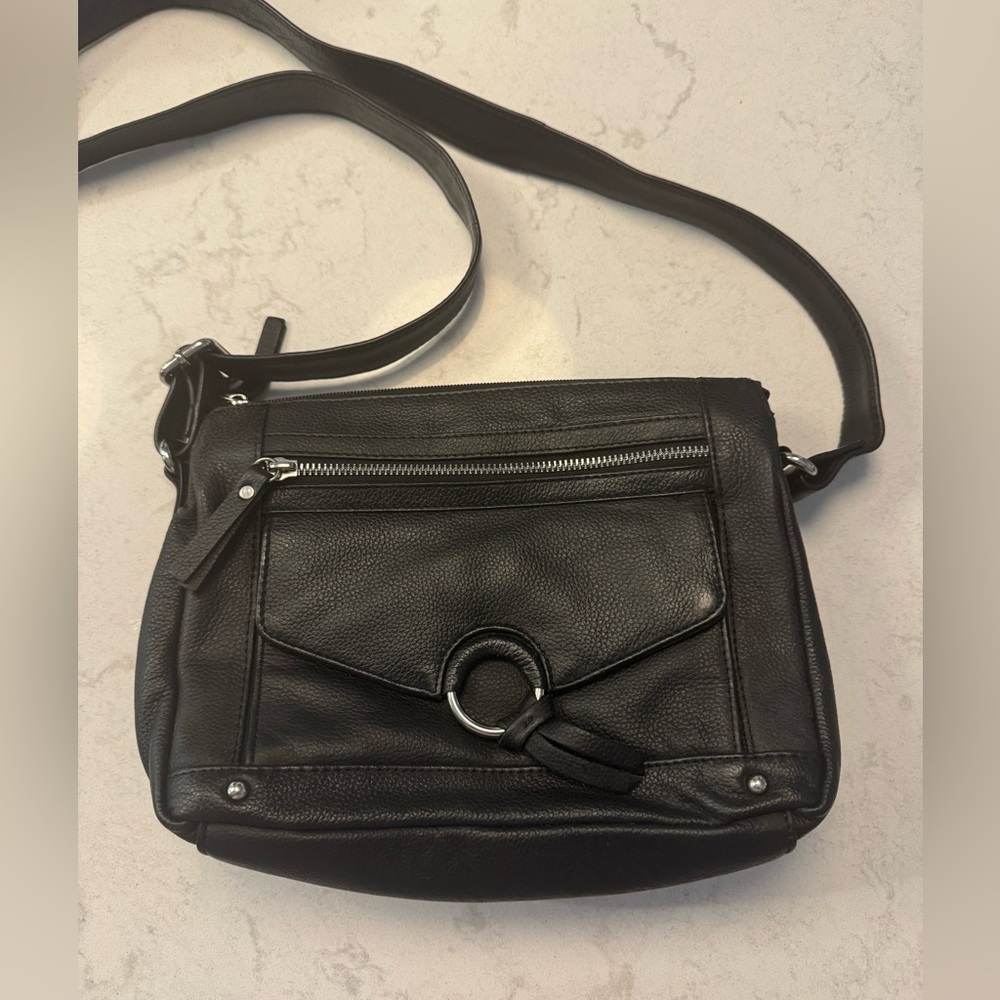 Great American Leatherworks Antique Tassel Flap Crossbody black